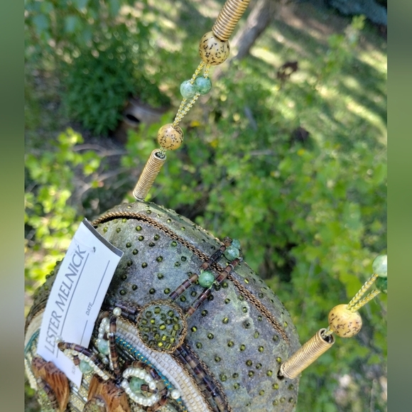 NWT Beaded Green Forest Crossbody LESTER MELNICK inventory! - Picture 11 of 16
